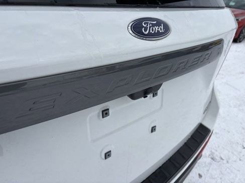 Used 2021 Ford Explorer XLT w/ XLT Sport Appearance Package image 51