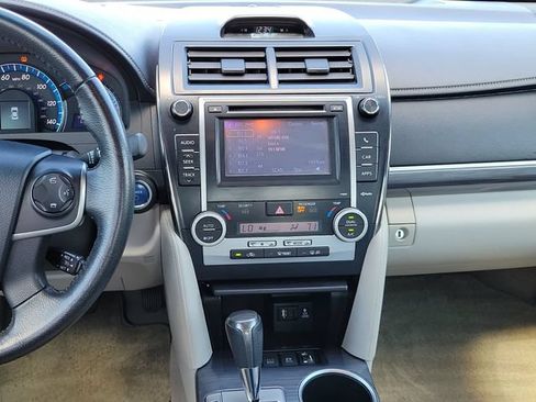 Used 2012 Toyota Camry XLE w/ Leather Pkg FWD image 32