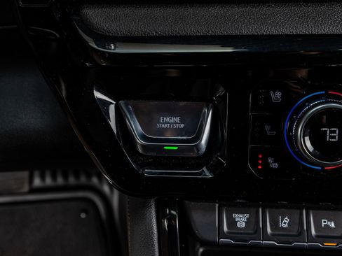 Used 2025 GMC Sierra 2500 AT4 w/ Technology Package image 23