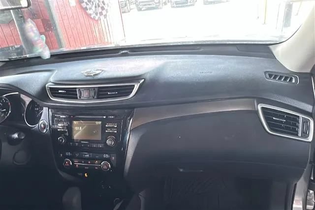 Used 2015 Nissan Rogue SV FWD image 8