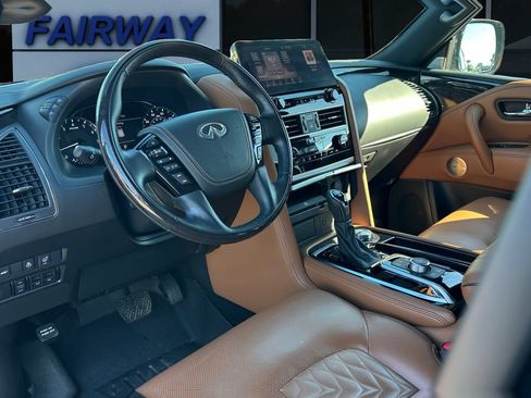 Used 2024 INFINITI QX80 Sensory w/ Cargo Package AWD/4WD image 16