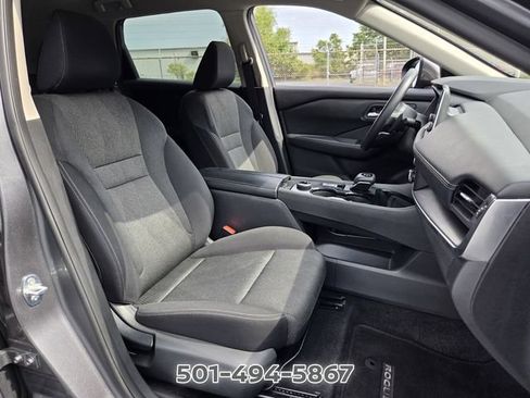 Used 2024 Nissan Rogue SV AWD/4WD image 15