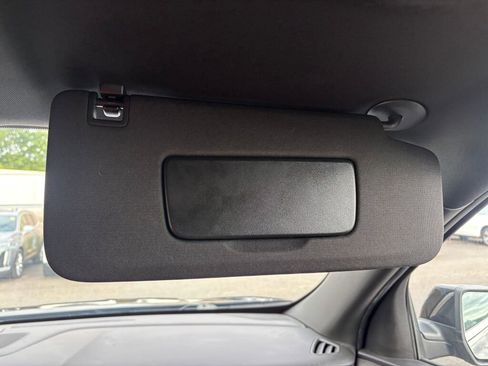 Used 2023 Chevrolet Traverse LT image 29