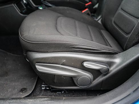 Used 2021 Jeep Renegade Latitude FWD image 20