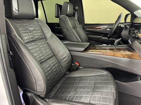 Used 2024 Cadillac Escalade Sport Platinum w/ LPO, ONYX Package AWD/4WD image 35