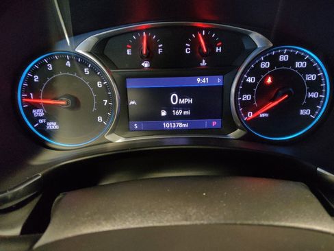 Used 2020 Chevrolet Equinox Premier image 23