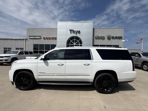Used 2016 GMC Yukon XL Denali w/ Open Road Package AWD/4WD image 31