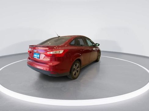 Used 2014 Ford Focus SE w/ SE Sport Package FWD image 8