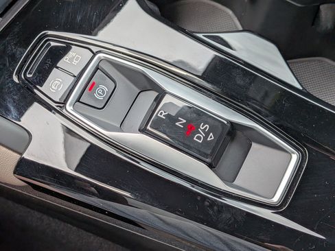 Used 2025 Audi Q5 Premium w/ Convenience Package AWD/4WD image 24