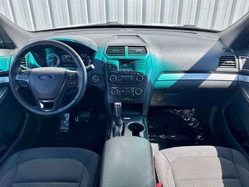 Used 2016 Ford Explorer XLT AWD/4WD image 32