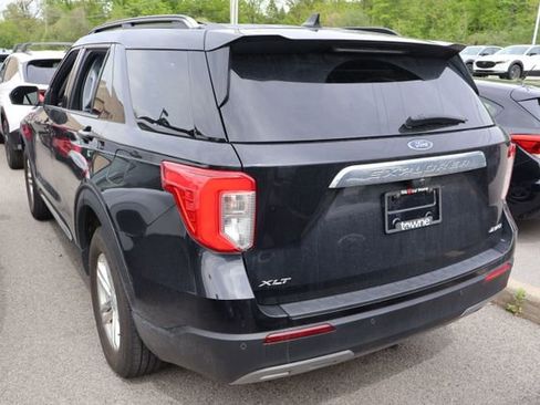 Used 2023 Ford Explorer XLT w/ Equipment Group 202A AWD/4WD image 2