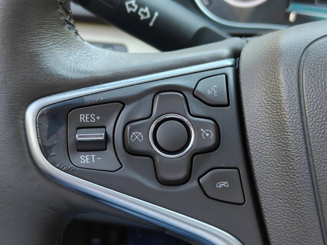 Used 2016 Buick Regal FWD image 24