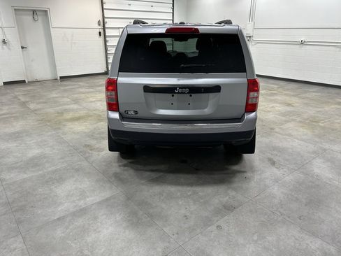 Used 2016 Jeep Patriot Sport image 6