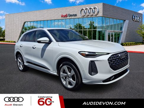 Used 2025 Audi Q5 Premium Plus w/ Premium Plus AWD/4WD image 1
