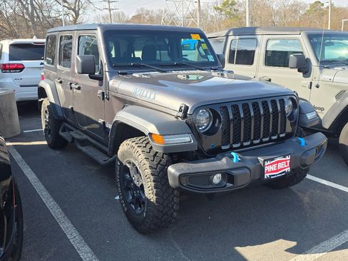 Used 2023 Jeep Wrangler Unlimited w/ Cold Weather Group image 3