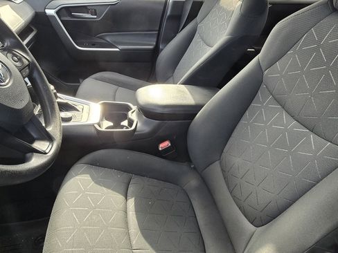 Used 2021 Toyota RAV4 XLE image 20