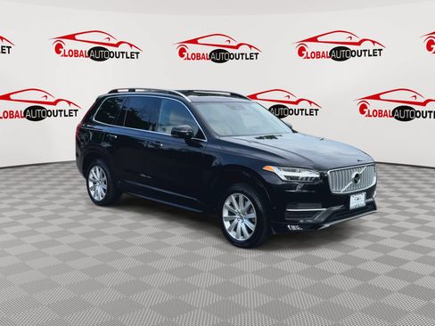 Used 2018 Volvo XC90 T6 Momentum w/ Convenience Package AWD/4WD image 2