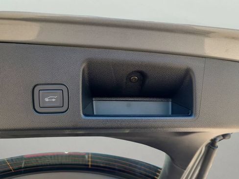 New 2026 Chevrolet Equinox EV LT w/ LPO, Blackout Package FWD image 32