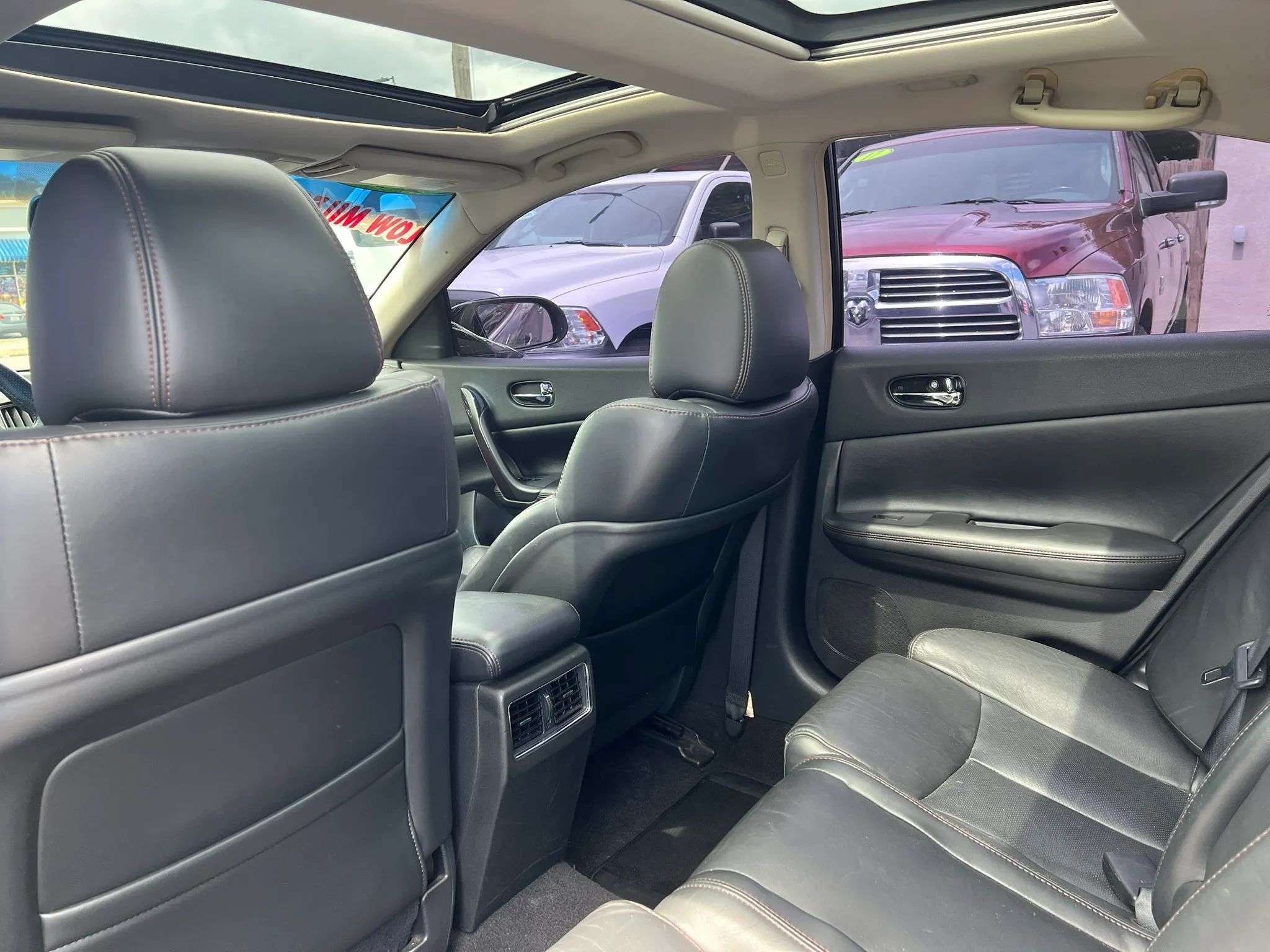 Used 2014 Nissan Maxima 3.5 SV w/ Premium Package FWD image 11