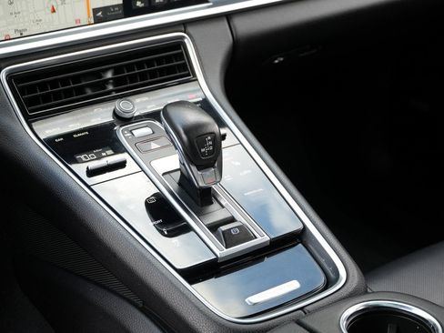 Used 2018 Porsche Panamera 4 AWD/4WD image 10