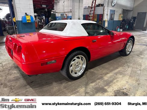 Used 1995 Chevrolet Corvette Convertible RWD image 6