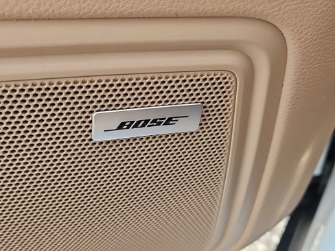 Certified 2026 Porsche Macan AWD/4WD image 17