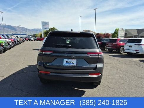 New 2026 Jeep Grand Cherokee Altitude image 4