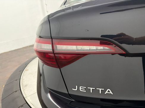 Used 2022 Volkswagen Jetta Sport FWD image 11