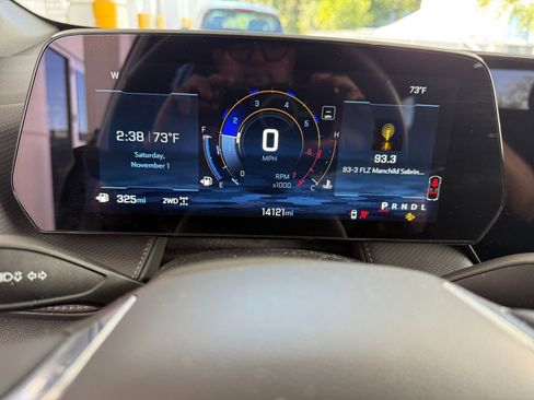 Used 2025 Chevrolet Equinox LT image 40