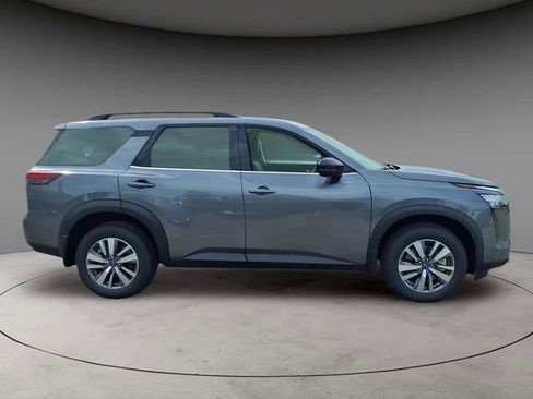 New 2026 Nissan Pathfinder SL image 10