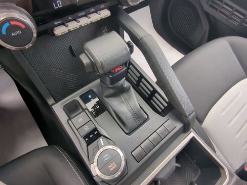 Used 2024 Toyota Tacoma TRD Sport AWD/4WD image 20