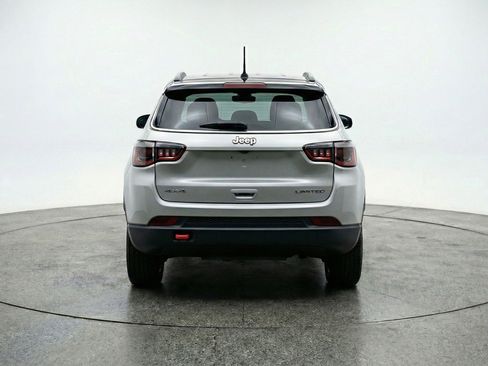 Used 2025 Jeep Compass Trailhawk AWD/4WD image 7