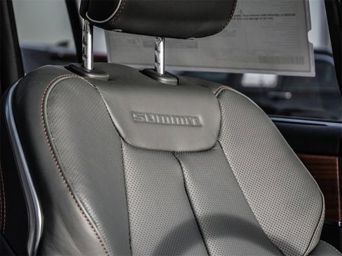 New 2026 Jeep Grand Cherokee Summit image 17