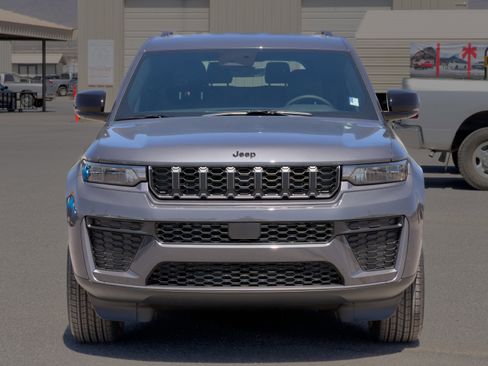 New 2026 Jeep Grand Cherokee L 4WD image 8