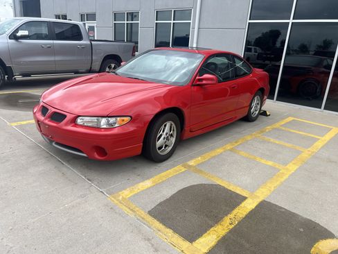 Used 2001 Pontiac Grand Prix GT w/ Opt Pkg 1 FWD image 3