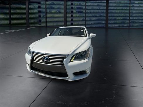 Used 2014 Lexus LS 460 L image 4