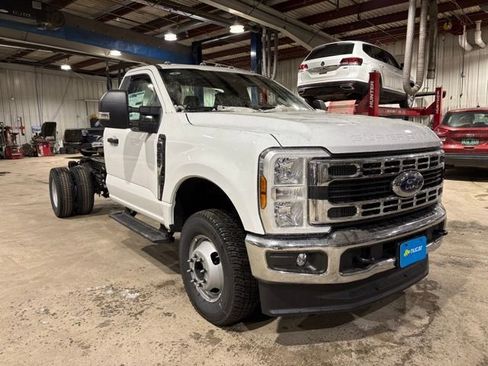 New 2026 Ford F350 XL w/ XL Chrome Package image 1