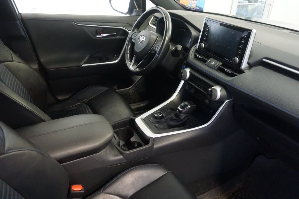 Used 2021 Toyota RAV4 XSE w/ XSE Grade Weather Package AWD/4WD image 16