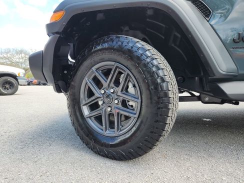 Used 2026 Jeep Wrangler Sport S image 31