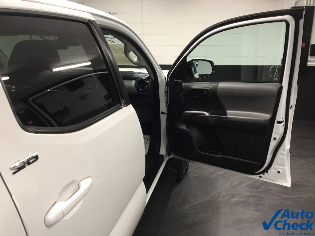 Used 2021 Toyota Tacoma SR5 AWD/4WD image 44