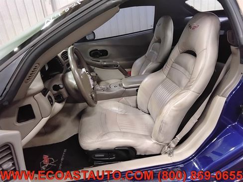 Used 2004 Chevrolet Corvette Convertible w/ Preferred Equipment Group RWD image 9