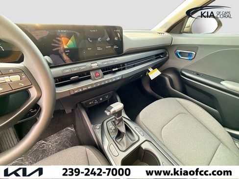 New 2025 Kia K4 LXS image 25
