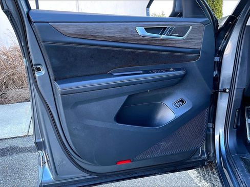 Used 2024 Volkswagen Atlas SEL Premium R-Line image 22