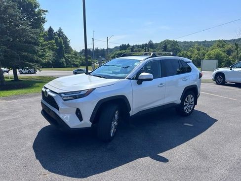 Used 2023 Toyota RAV4 XLE Premium AWD/4WD image 7
