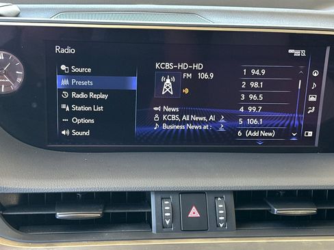 Used 2019 Lexus ES 300h w/ Accessory Package FWD image 24