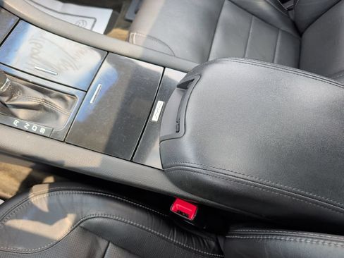 Used 2018 Ford Taurus Limited FWD image 18
