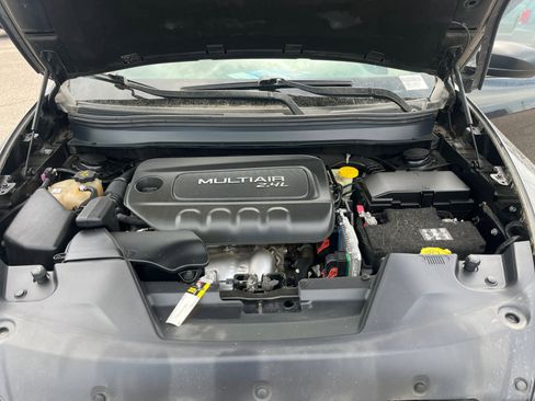 Used 2015 Jeep Cherokee Sport image 21