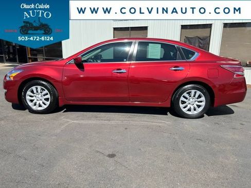 Used 2014 Nissan Altima 2.5 S w/ Display Audio Package FWD image 10