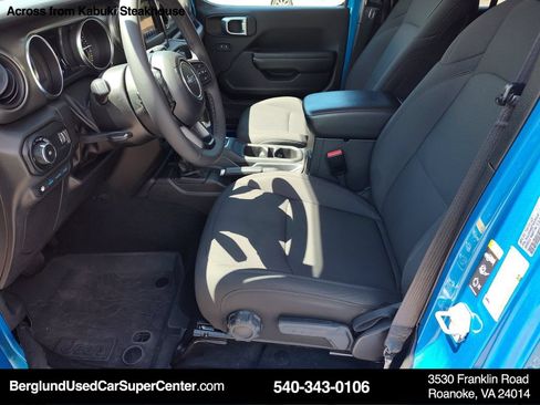 Used 2023 Jeep Wrangler Unlimited w/ Cold Weather Group AWD/4WD image 12