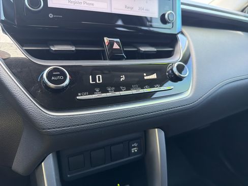 Certified 2022 Toyota Corolla Cross LE AWD/4WD image 8